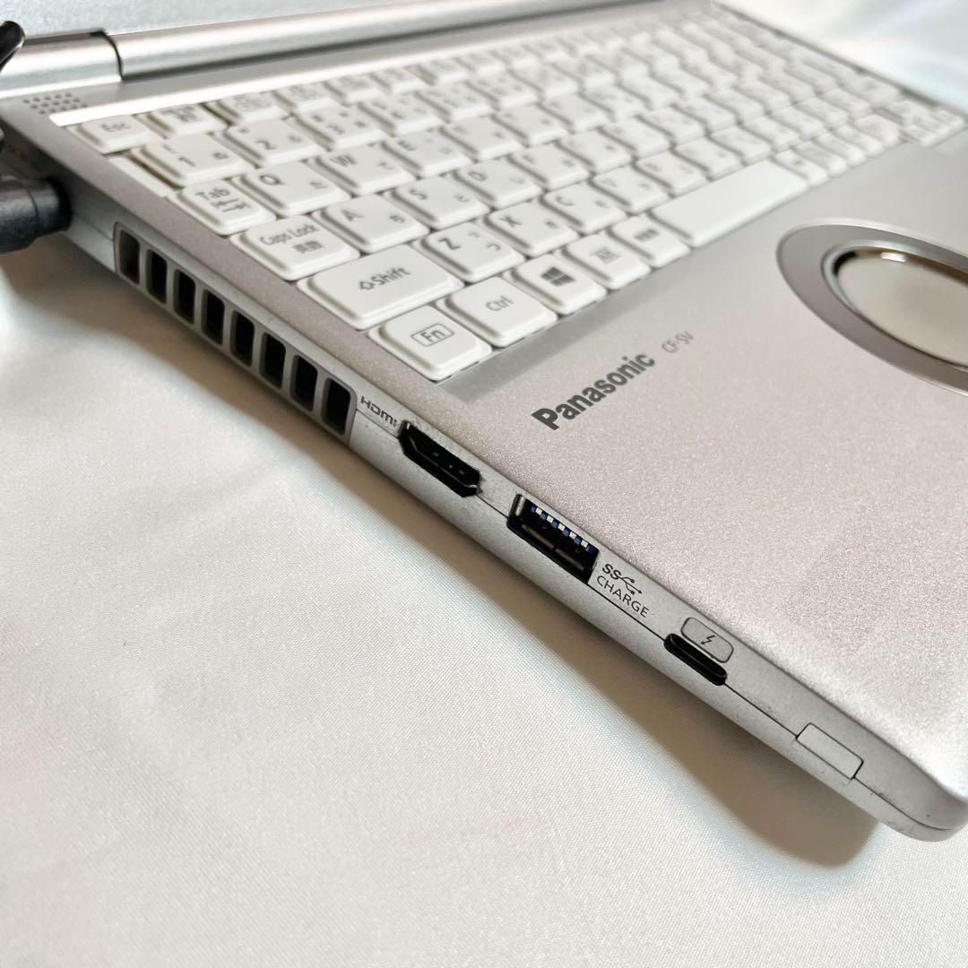 ノートパソコン軽量 第８世代 i5/8GB/SSD256 Office 141