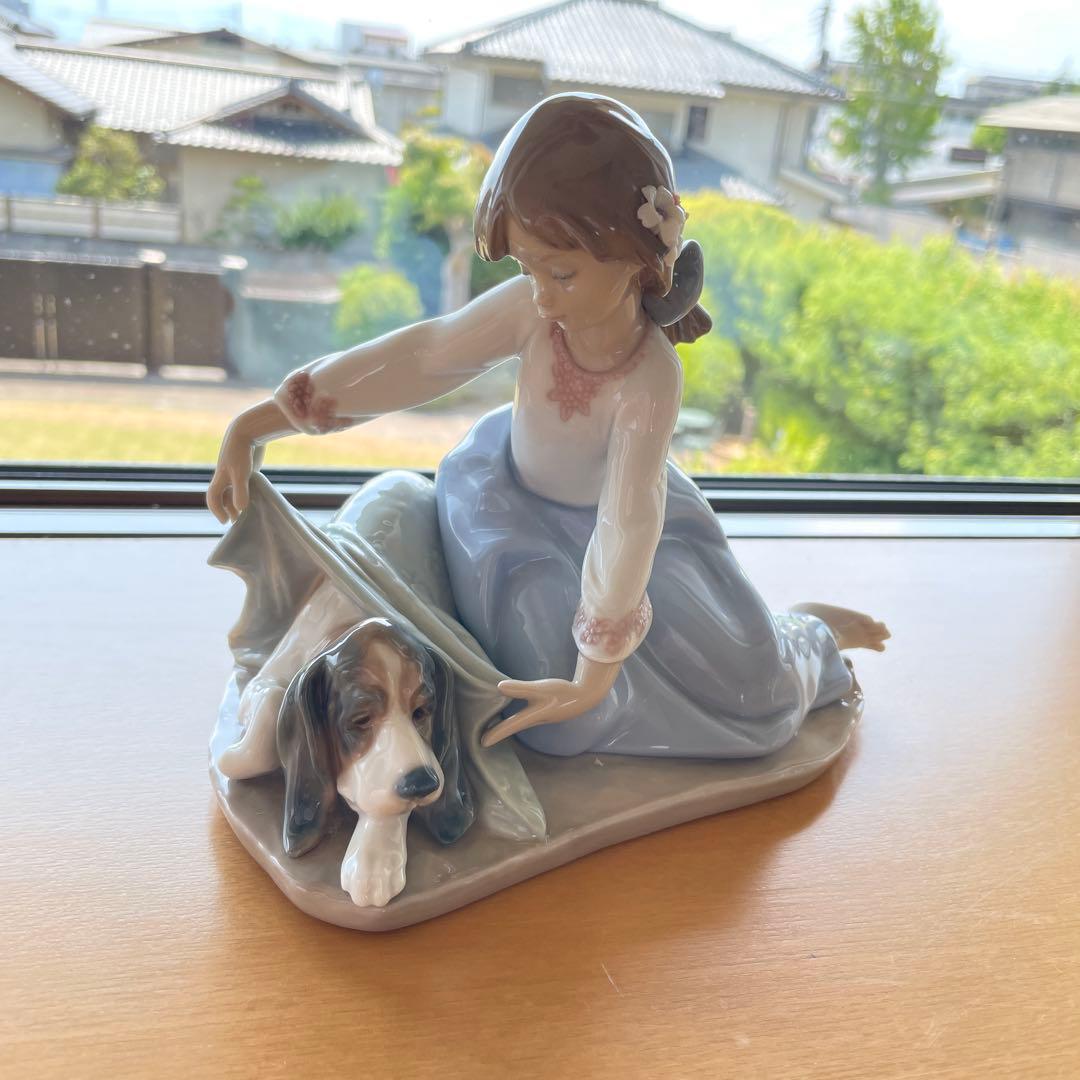 極美品　LLADRO リヤドロ　座っている少女子犬付き　　キズなし破損なし