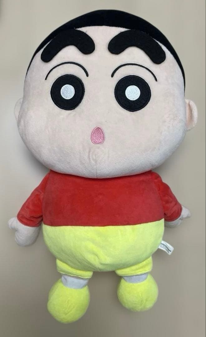 クレヨンしんちゃん　特大ぬいぐるみ