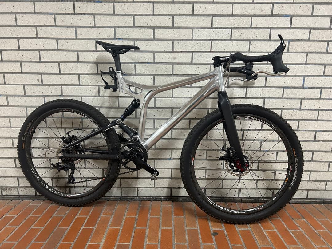 aaa30グラベル仕様GT MTB カーボンホイール付