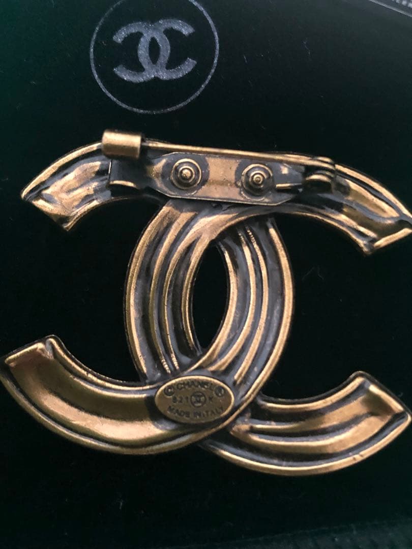 【新品・未使用】 CCロゴ ブローチ