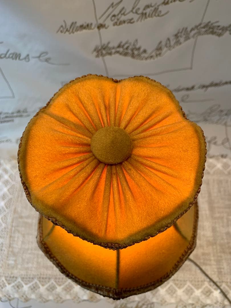 フランス製　アンティークのセーブル焼の電気スタンド！シェードも綺麗で素敵です！