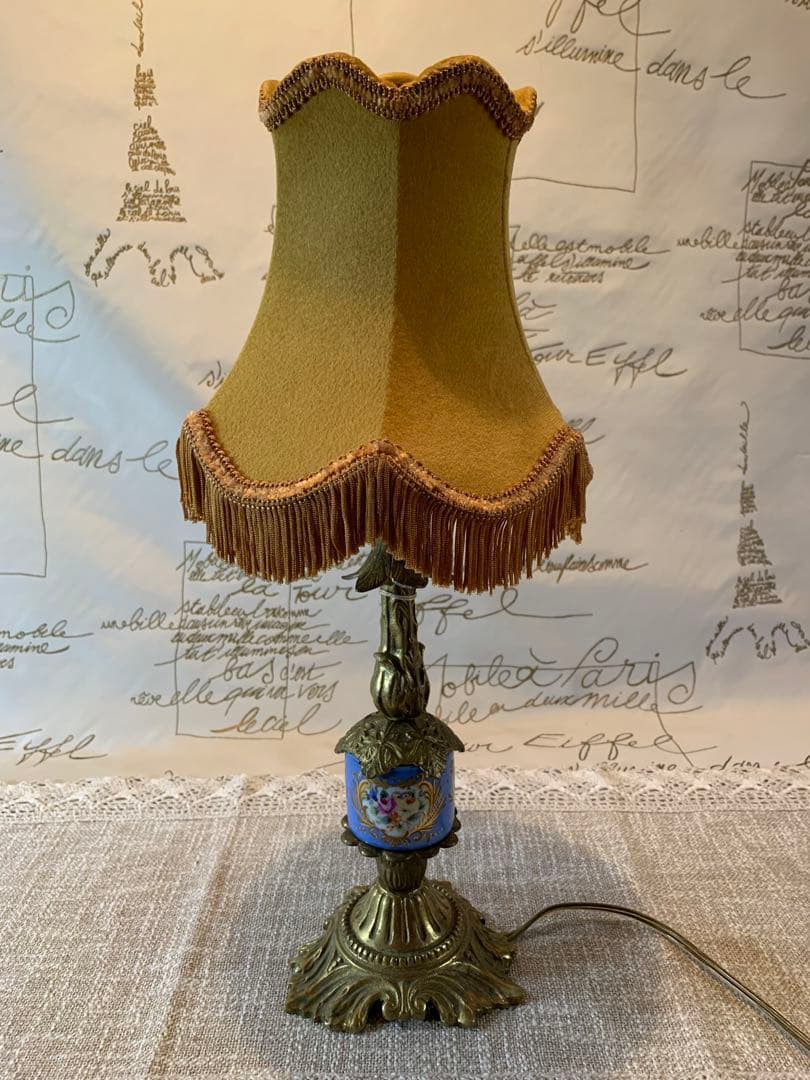 フランス製　アンティークのセーブル焼の電気スタンド！シェードも綺麗で素敵です！