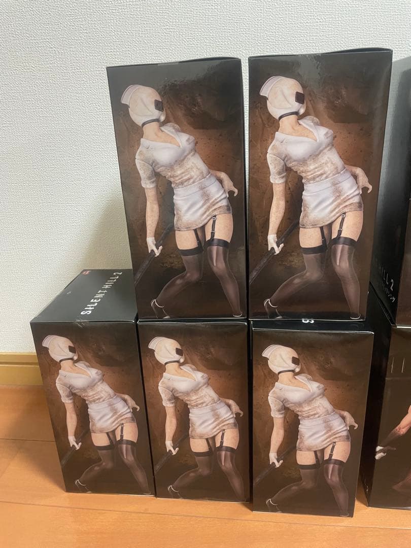 SILENT HILL 2 バブルヘッドナースレッドピラミッドシングフィギュア