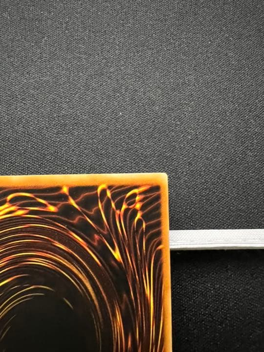 遊戯王 ブラック・マジシャン　ニスずれエラー