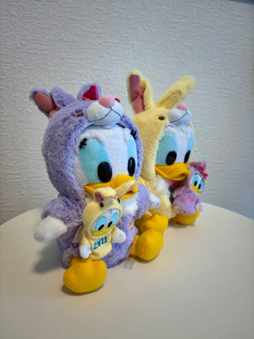 2011年バージョン！デイジーダック ぬいぐるみ ウサギコスチューム 2体セット