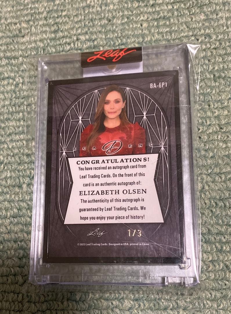 ◎超希少◎ エリザベス・オルセン 直筆サイン入りカード