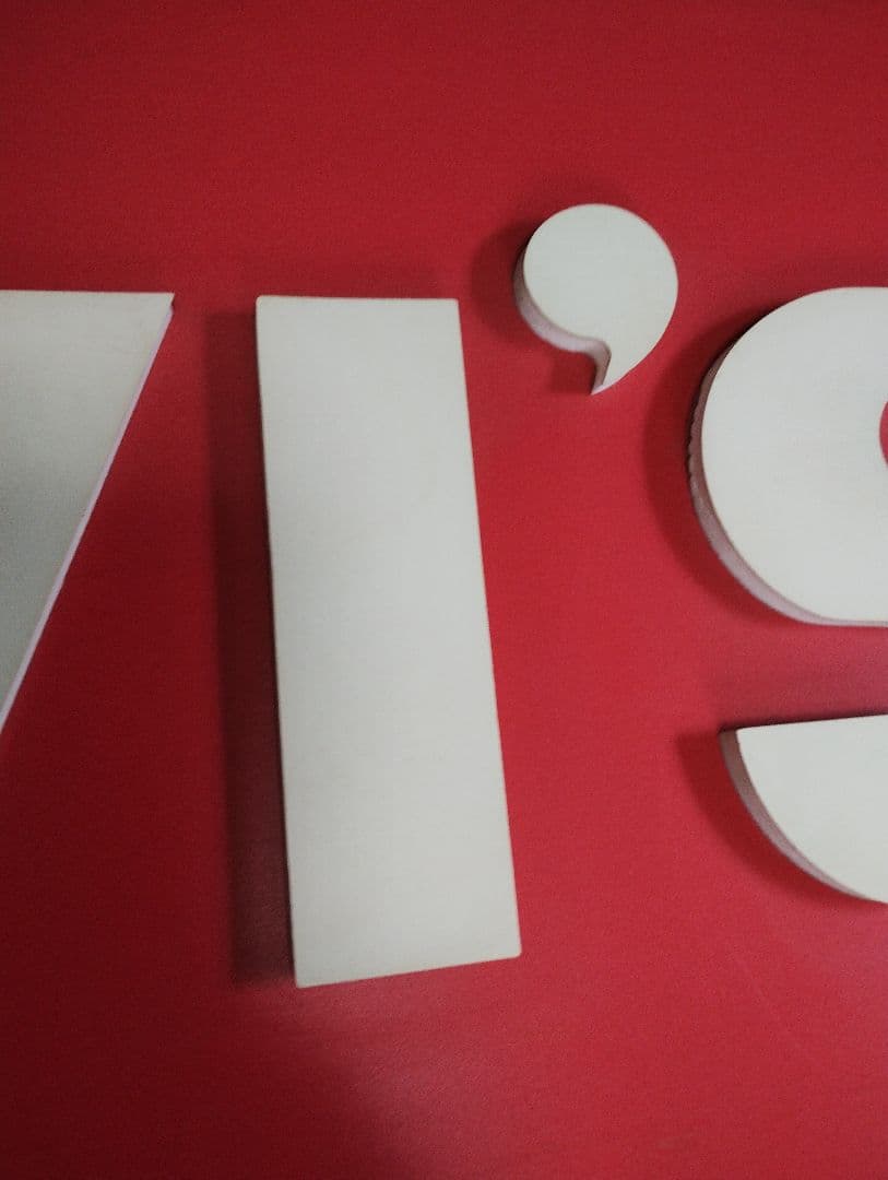 Levi's ロゴディスプレイ