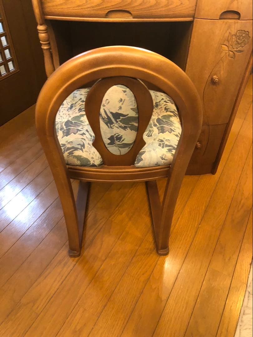 更に、値下げ！クラシック木製ドレッサー・ミラー・照明付き