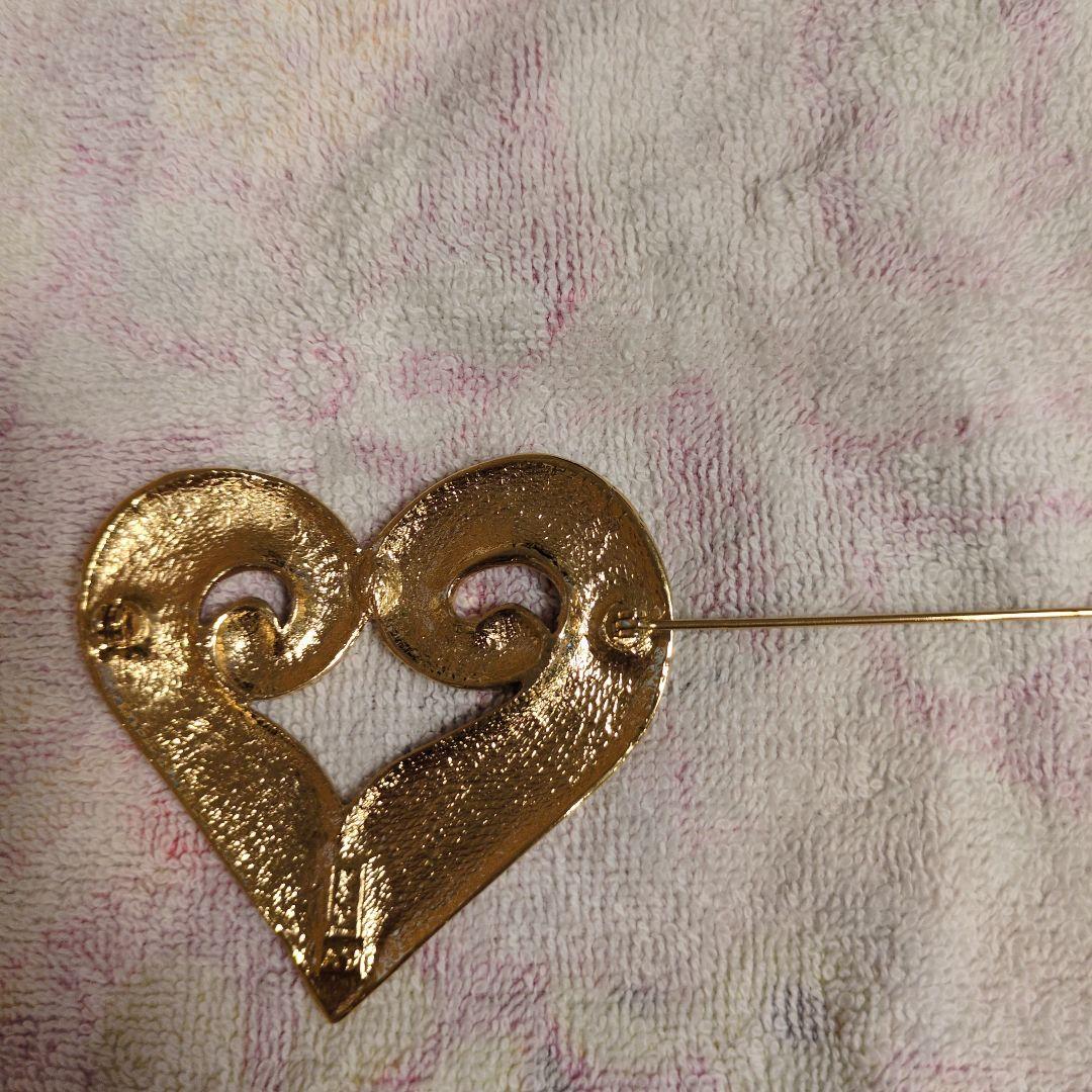 Yves Saint Laurent ハート型ブローチ