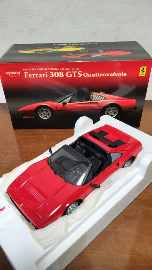 京商1/18フェラーリ308GTSクアトロバルボーレ【RED】