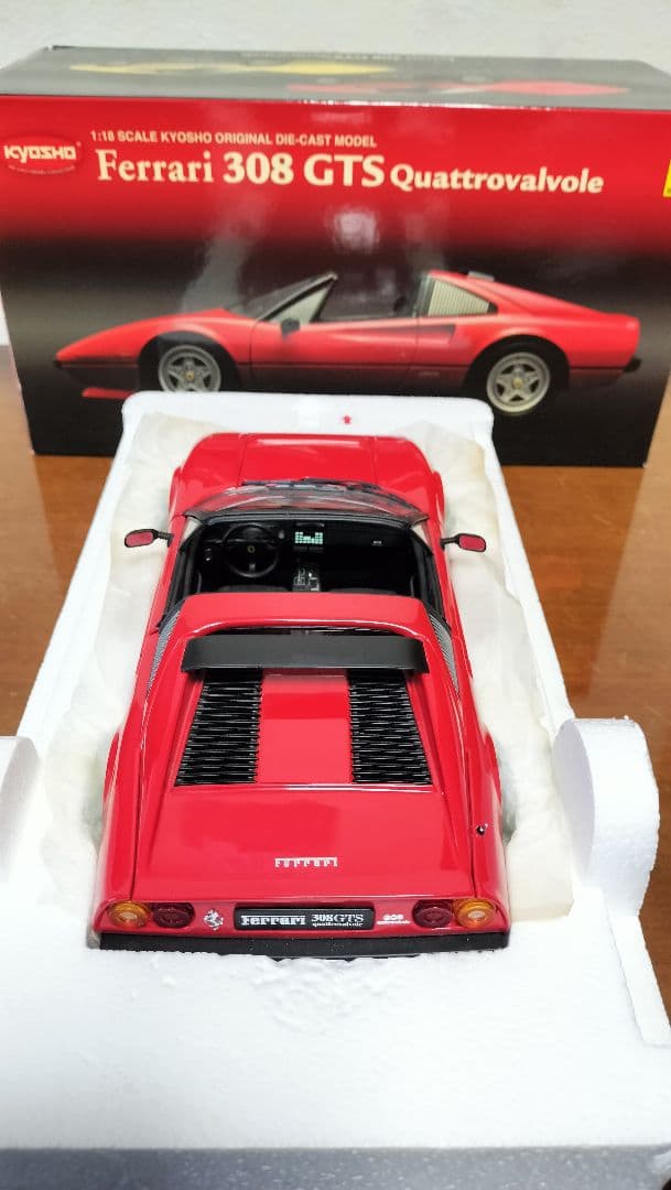 京商1/18フェラーリ308GTSクアトロバルボーレ【RED】