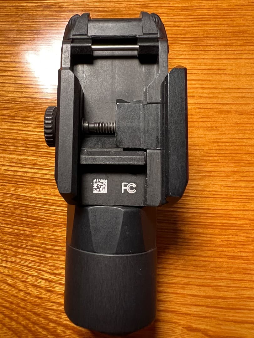 【実物】SUREFIRE X300 ULTRA LEDフラッシュライト