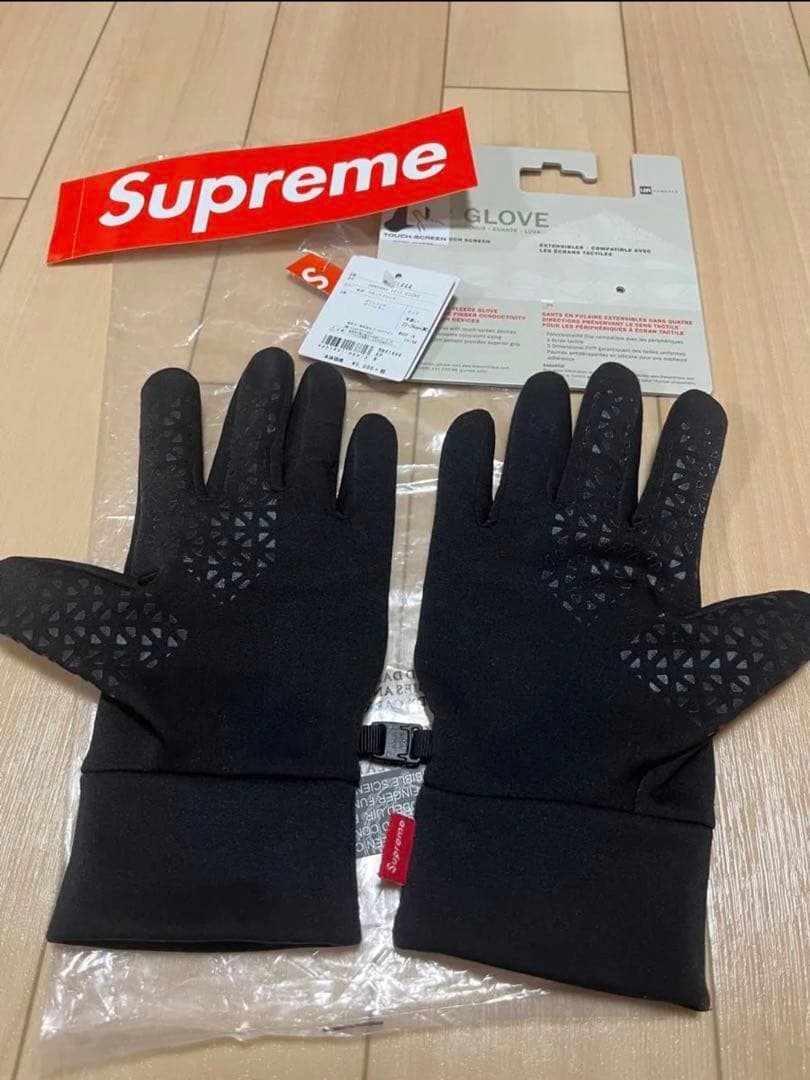 Supreme & North Faceバンダナ柄手袋