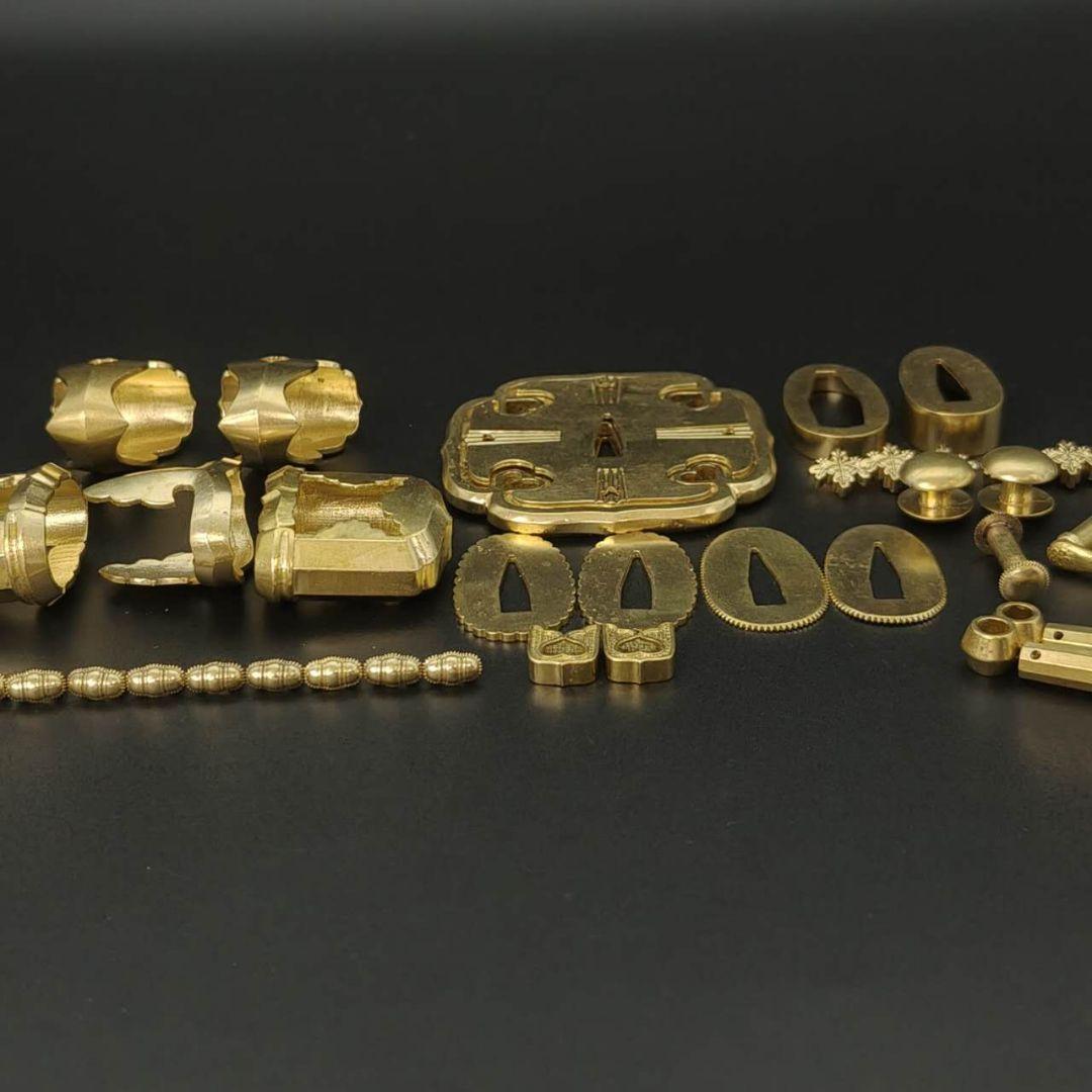 太刀金具　太刀拵　五三の桐　刀鍔目貫はばき切羽目釘鐺柄鞘　金具　金工品　刀剣美術