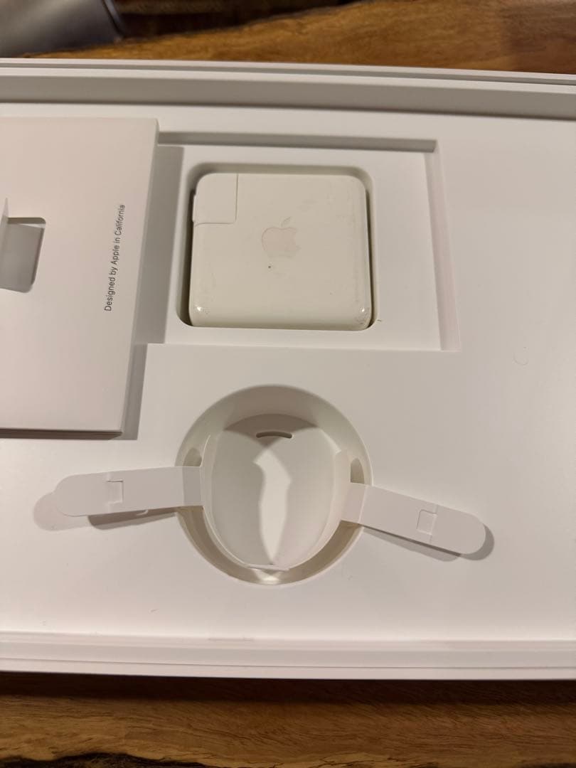 MacBook Pro スペースグレー 2019 13インチ