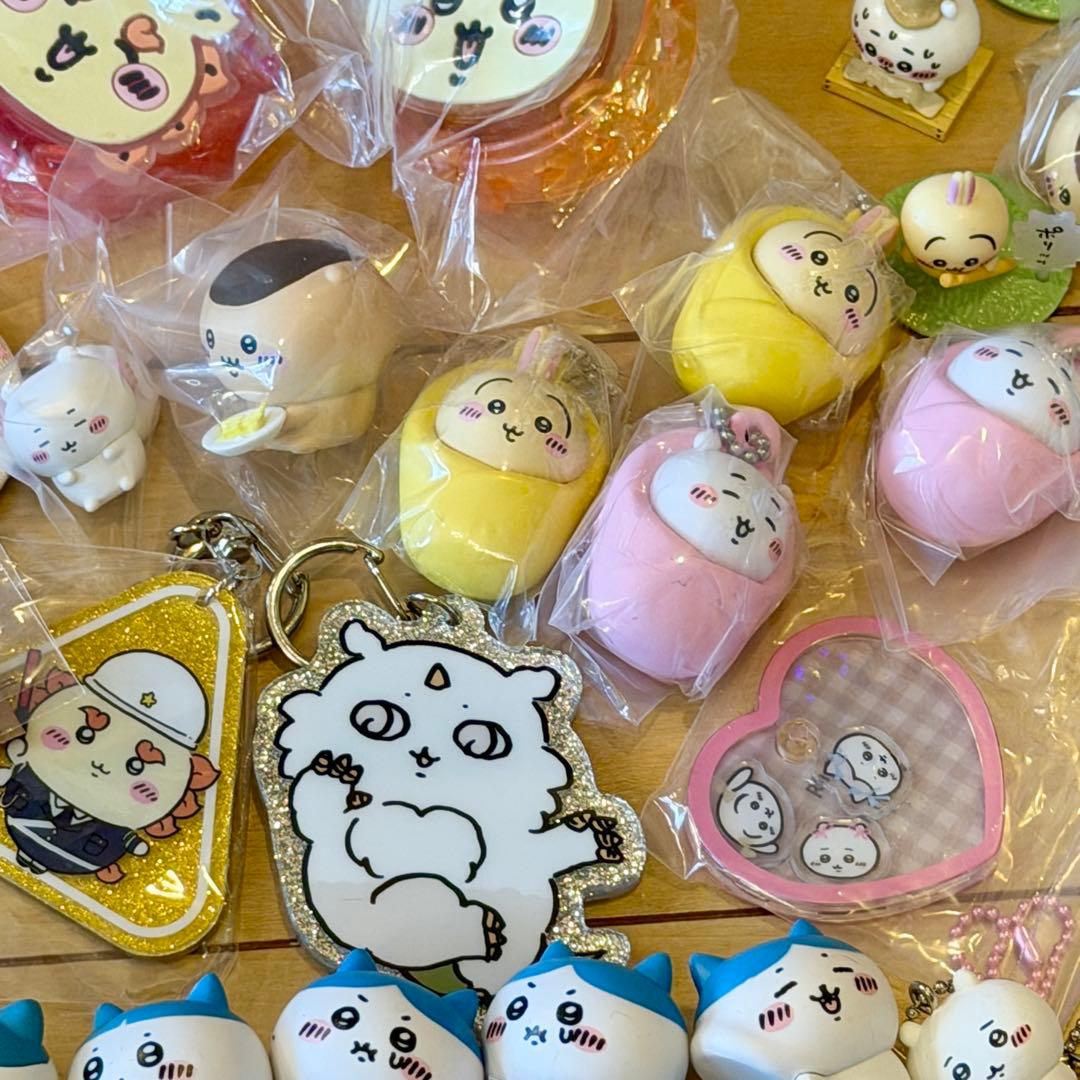 ちいかわ グッズ大量まとめ売り 50点以上 缶バッチ フィギュア キーホルダー