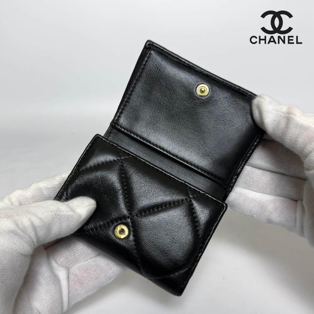 正規品　CHANEL シャネル19　ディズヌフ　Wホック　三つ折り財布