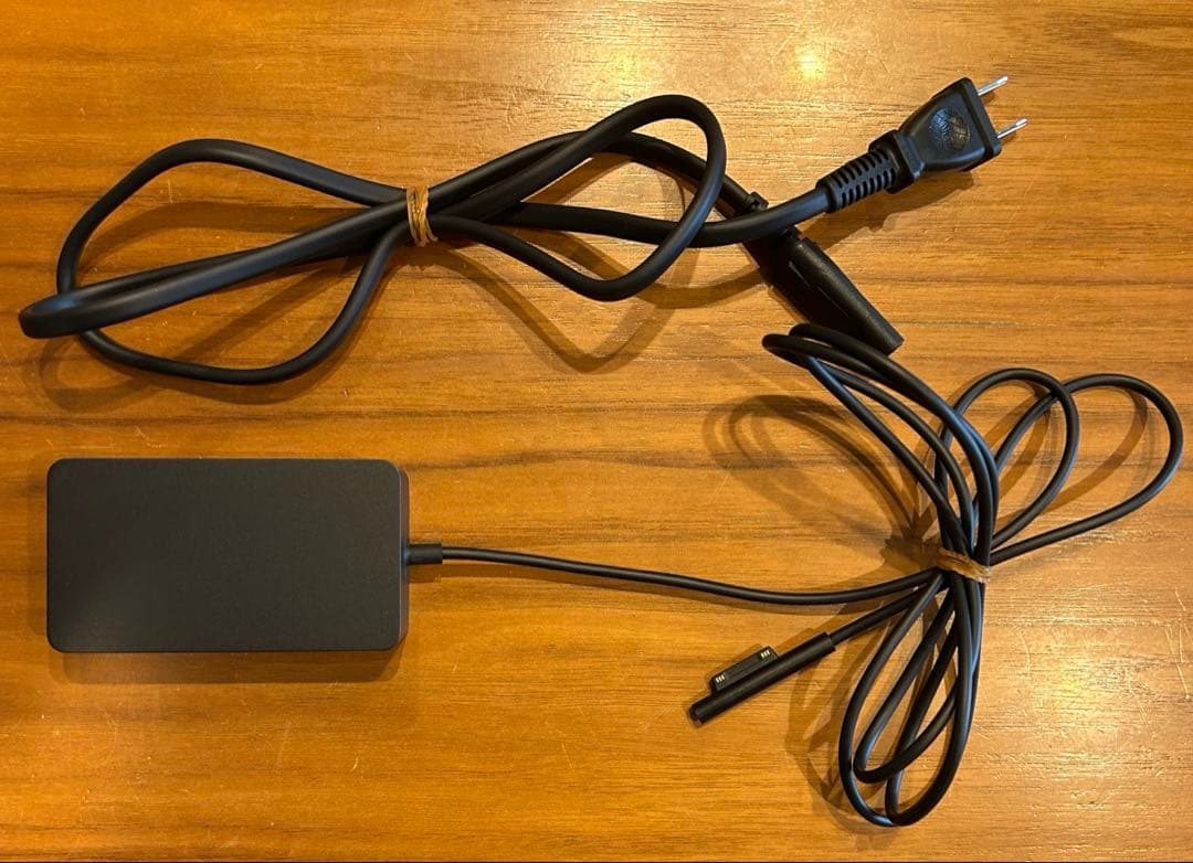 美品 Surface Pro(第11世代)／メモリ16／SSD512