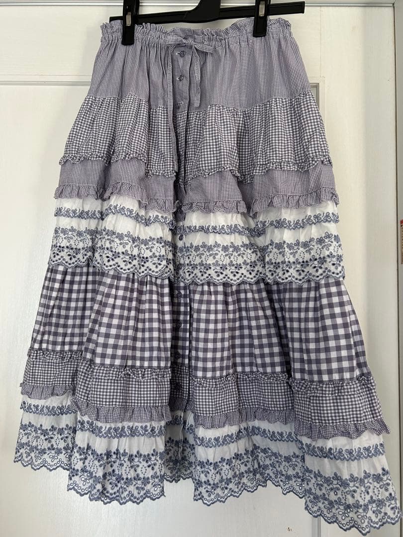 紫と白のチェック柄ティアードスカート