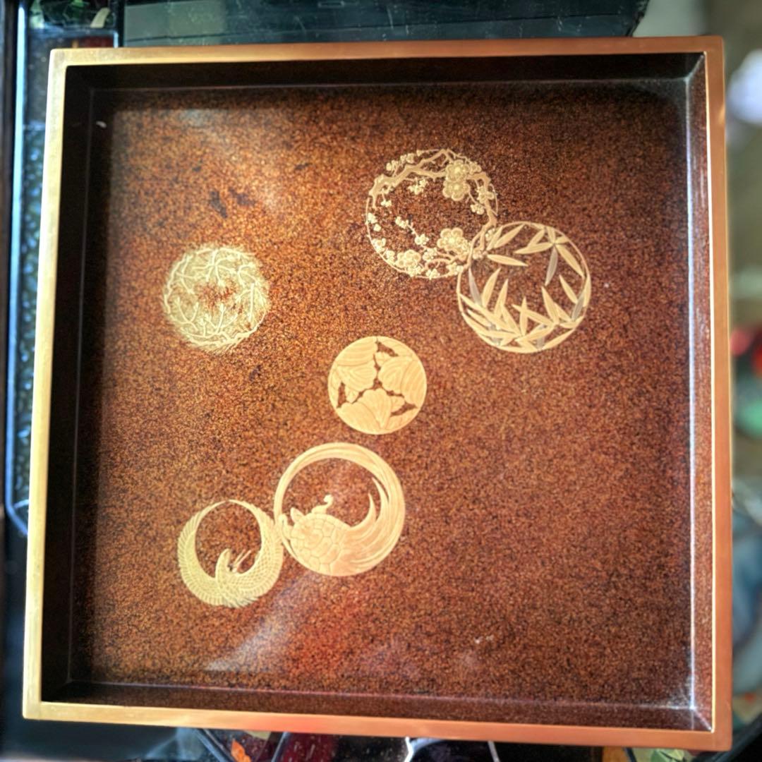 2115様感謝‼️JAPAN豪華梨地丸紋蒔絵「松竹梅&鶴亀」四方盆1枚家紋入木箱付