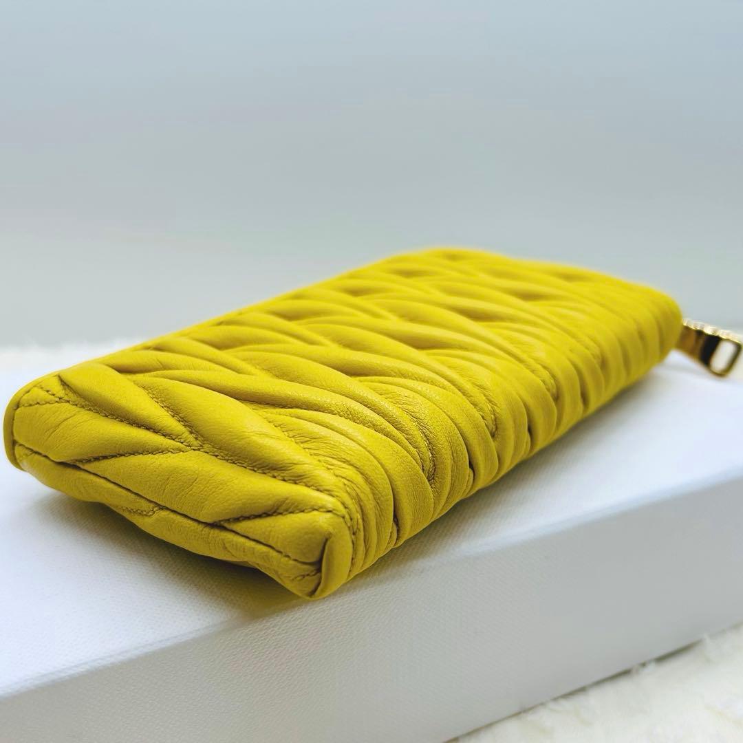 ミュウミュウ[希少カラー]マテラッセL字ラウンドファスナー財布ケース