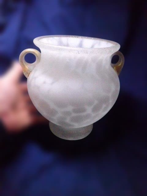 マーブル模様の持ち手付きガラス壺