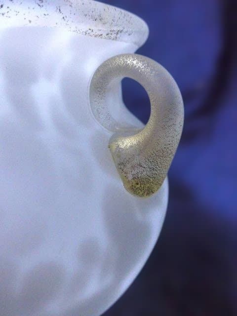 マーブル模様の持ち手付きガラス壺