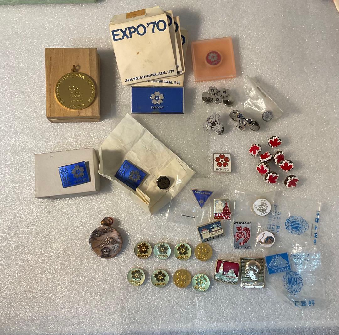 昭和レトロ　ＥＸＰＯ’７０　大阪万博 バッジ　海外パビリオン他（38点）