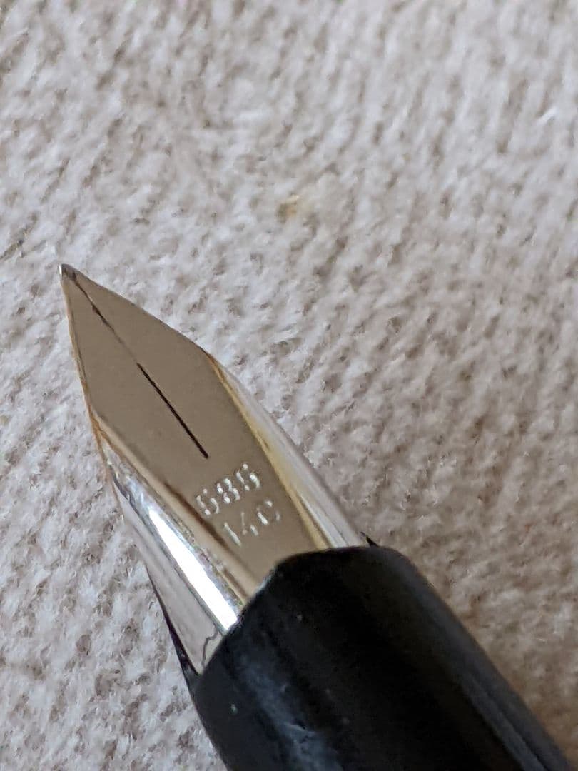 シルバー 万年筆 キャップ式　ヒロヒロ様