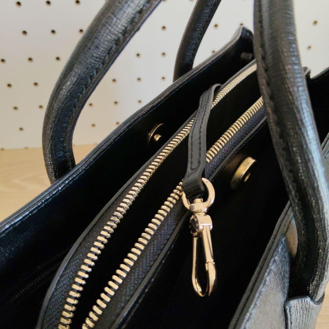 FURLA ブラック ハンドバッグ ショルダーストラップ付き