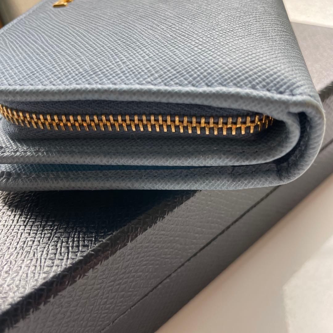 ★PRADA★正規品　二つ折り財布 バイカラーブルー