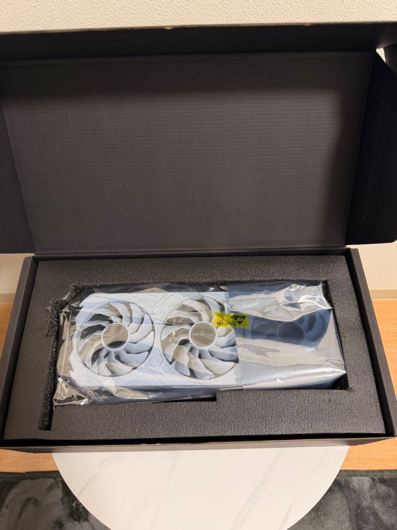 玄人志向 GK-RTX4070Ti-E12GB/WHITE/TP