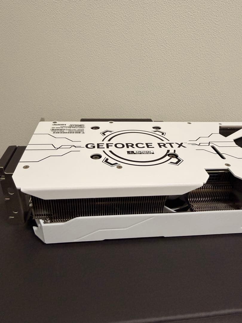 玄人志向 GK-RTX4070Ti-E12GB/WHITE/TP