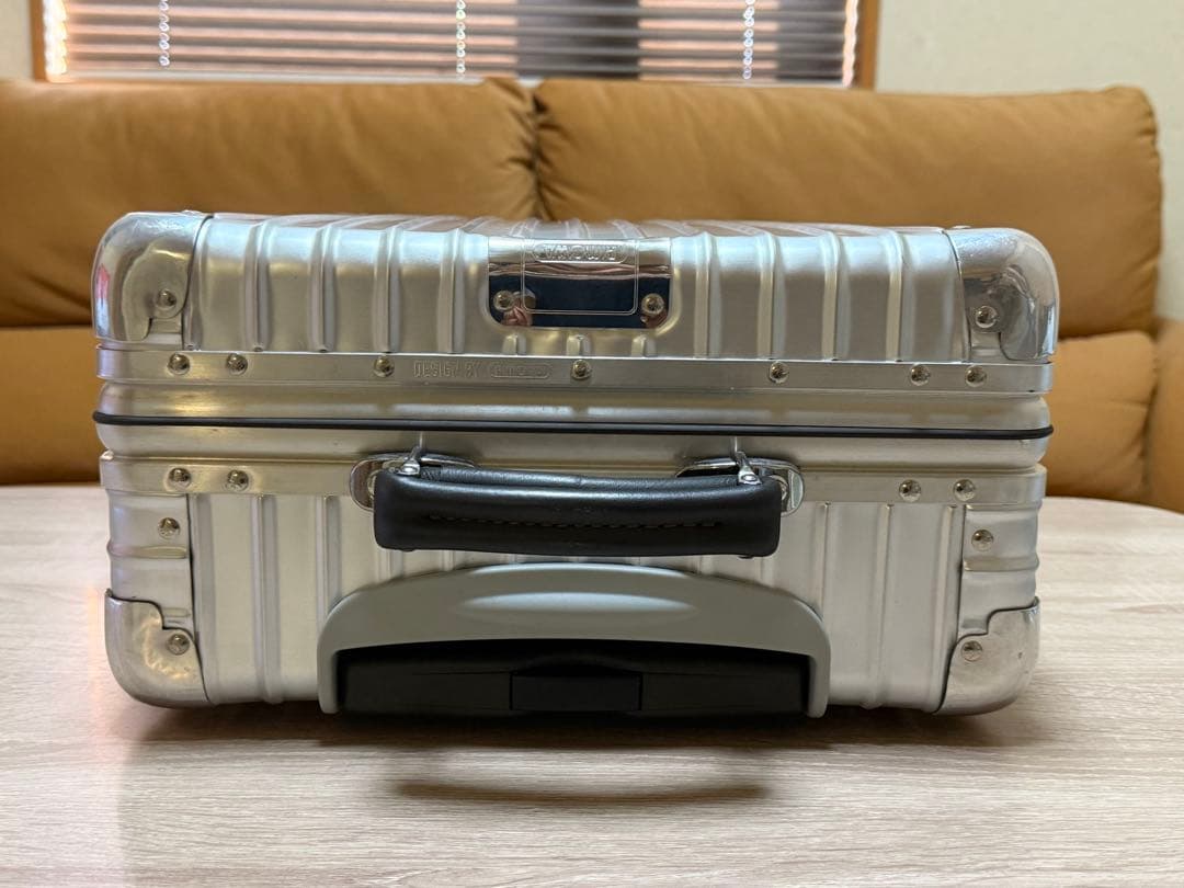 美品 リモワ　クラシックフライト　35L キャビン　機内持ち込み クラシック