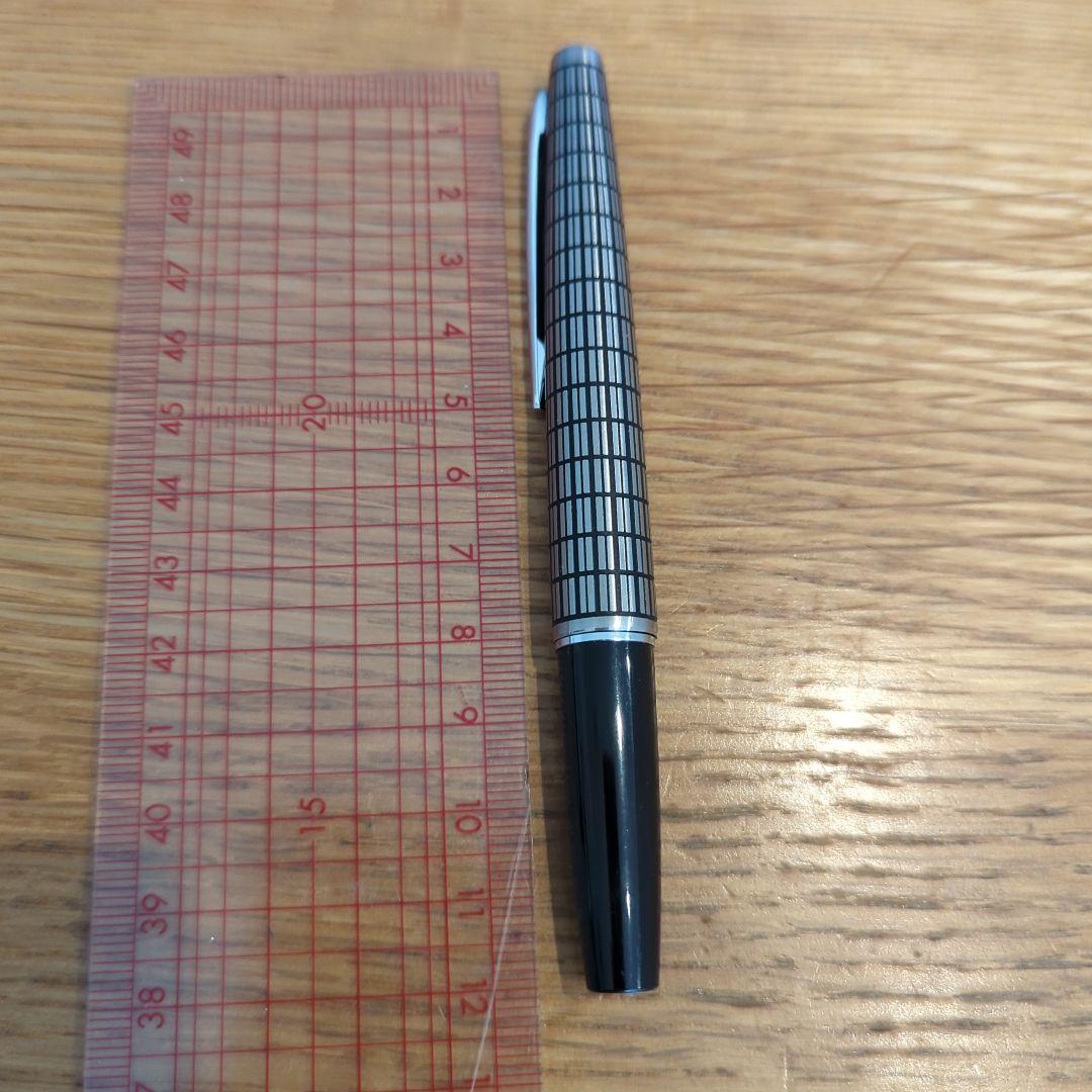 m*m様 【おそらく新品】パイロット 14k 万年筆 エリート 蝕刻 中字