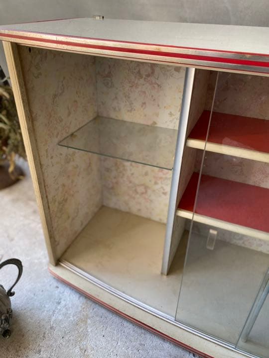 ビンテージ アールガラスの飾り棚