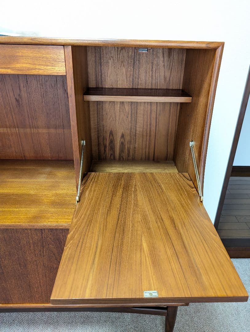 g-plan ハイサイドボード　木製ミッドセンチュリーモダンキャビネット