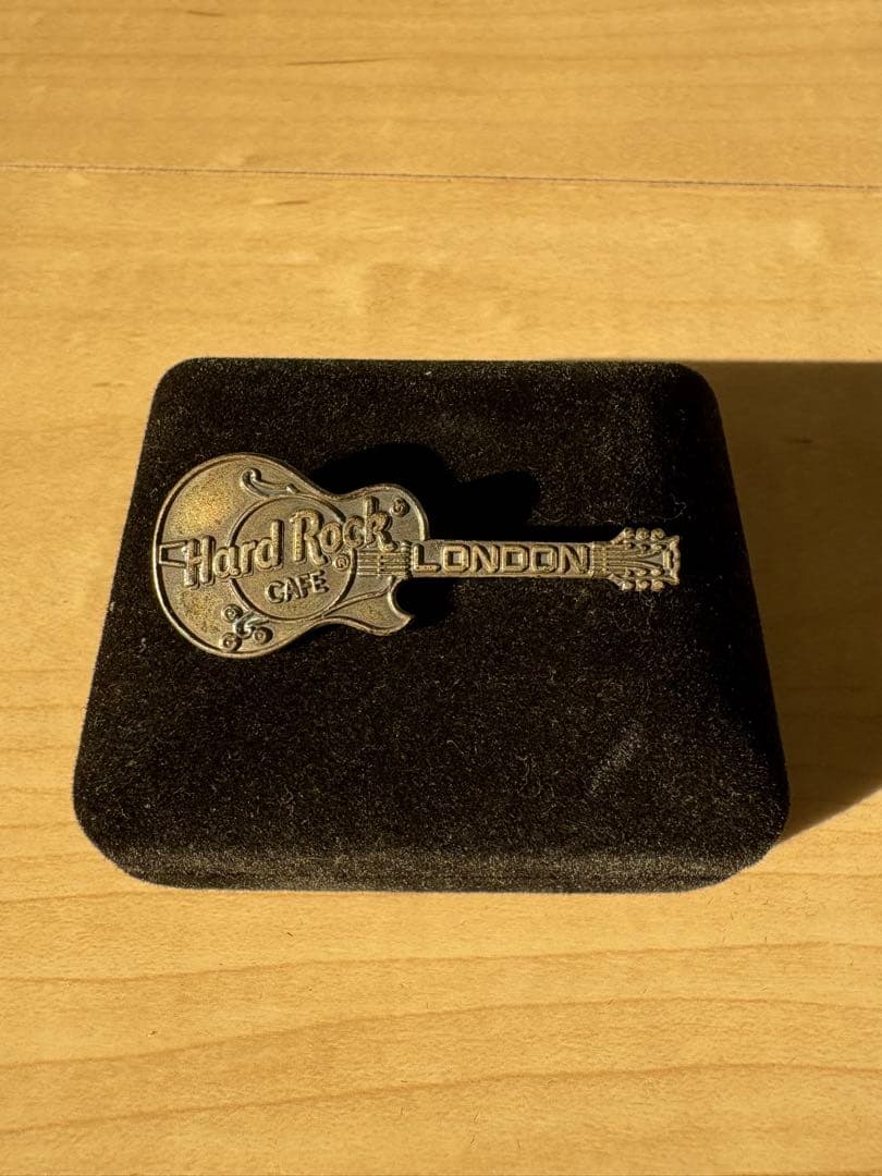 Hard Rock Cafe ギターピンバッジ ロンドン