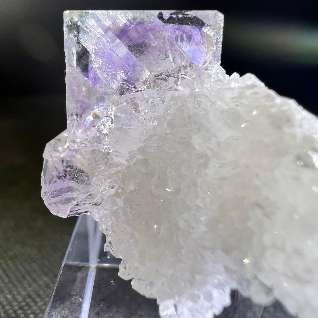 福建省産　クォーツクラスター共生　パープルゾーニング　クリアフローライト