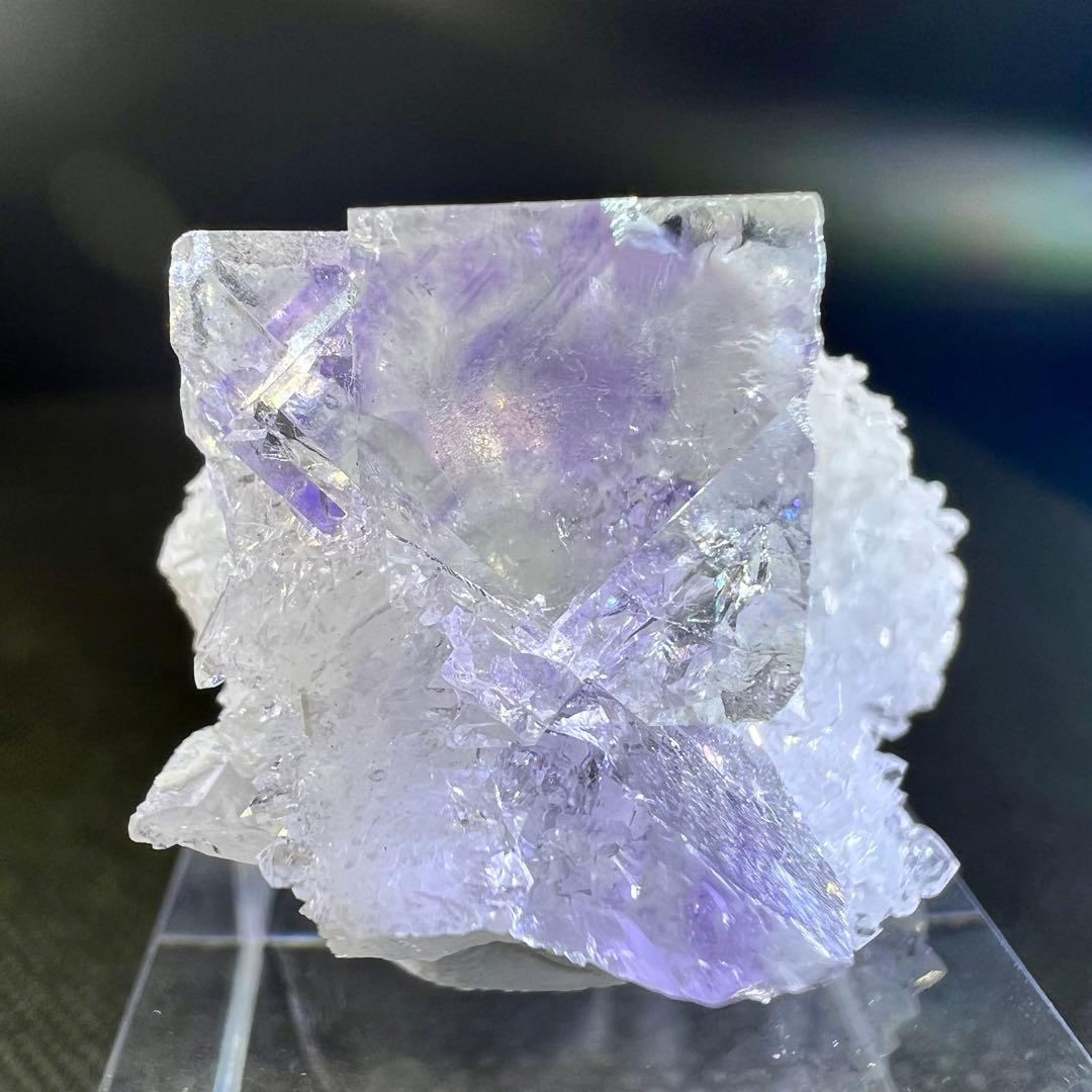 福建省産　クォーツクラスター共生　パープルゾーニング　クリアフローライト