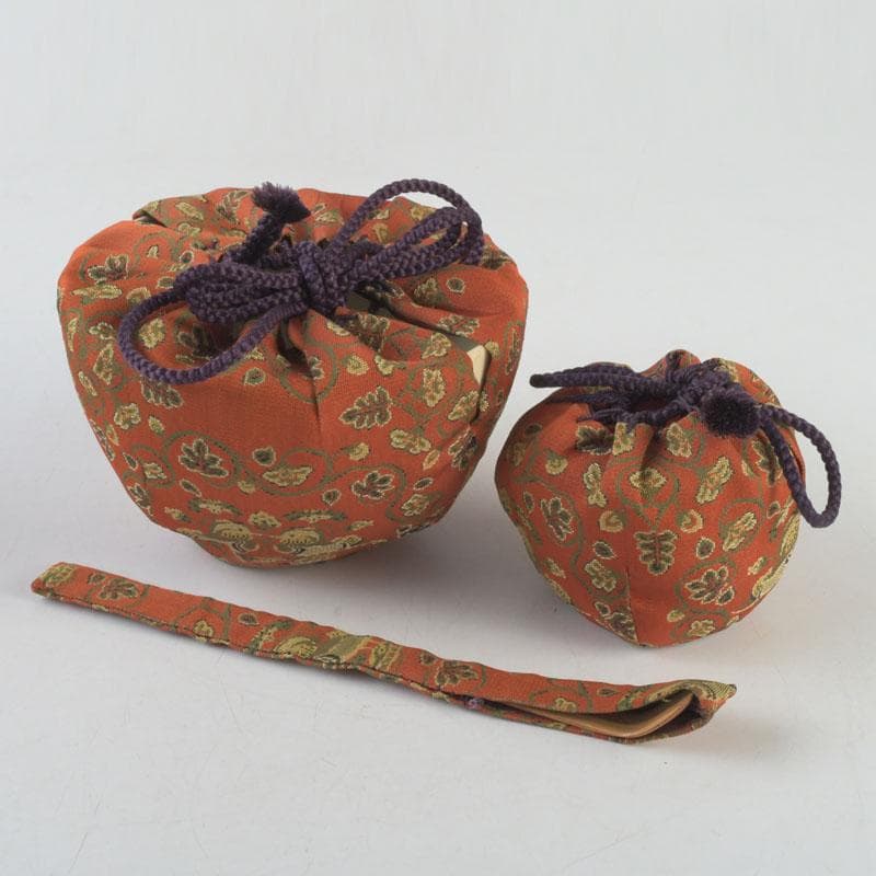 茶道具　利休茶箱　京焼　加藤昌山作　茶碗　振出など　八点一式　仕覆付　M9579