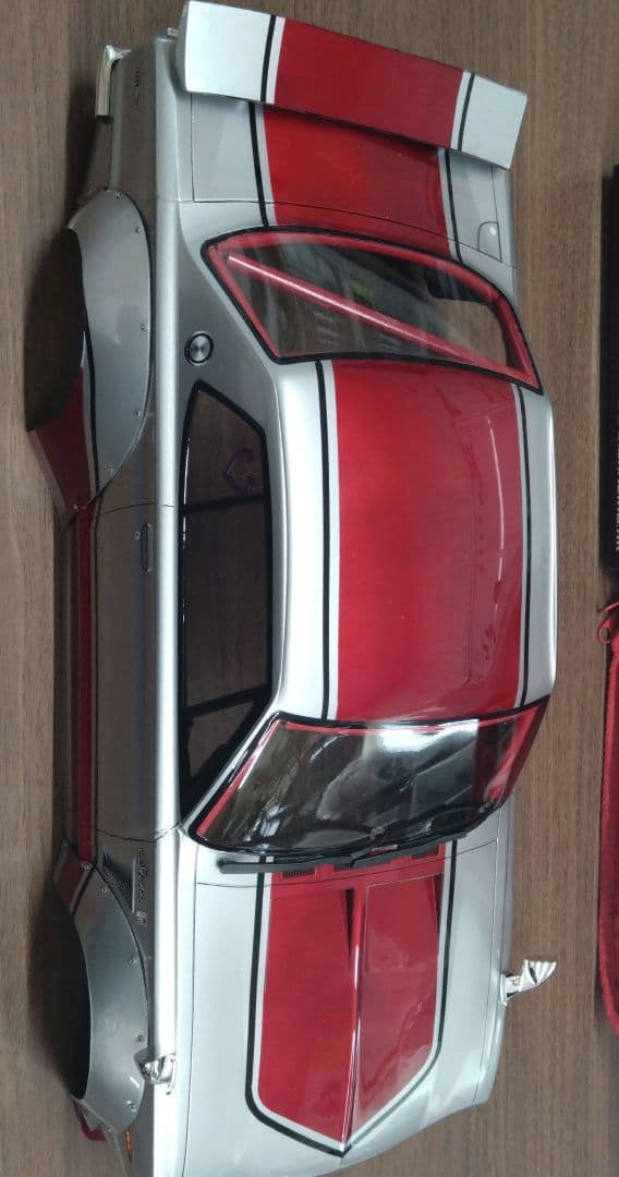 GTR シルバー/レッド エアロパーツ付き