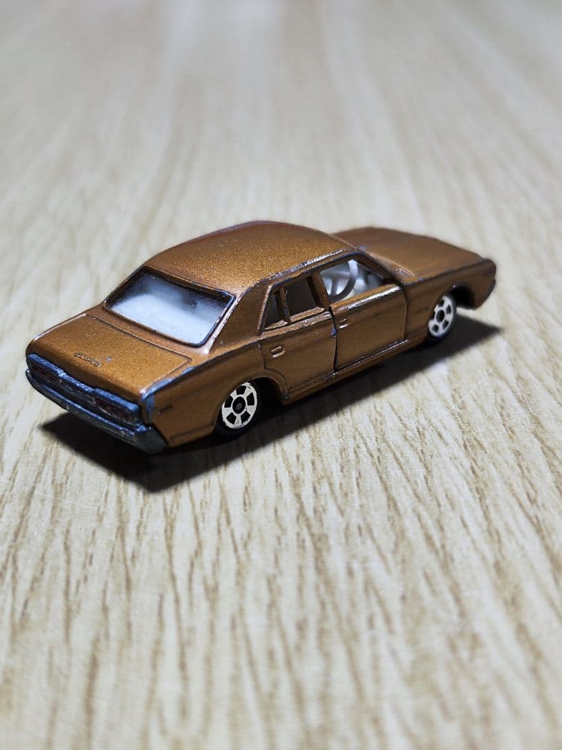 トミカ　日産　セドリック　香港