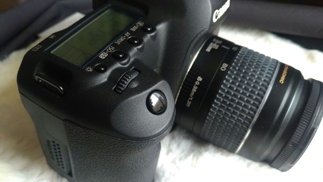 Canon EOS 5D Mark II　レンズ付き　シャッター回数少なめ！美品