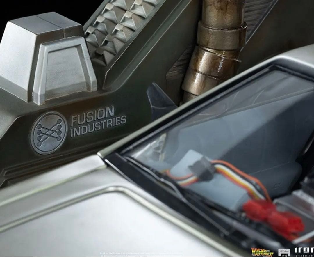 バックトゥザフューチャー２アートスケール１／１０スケール　デロリアンタイムマシン