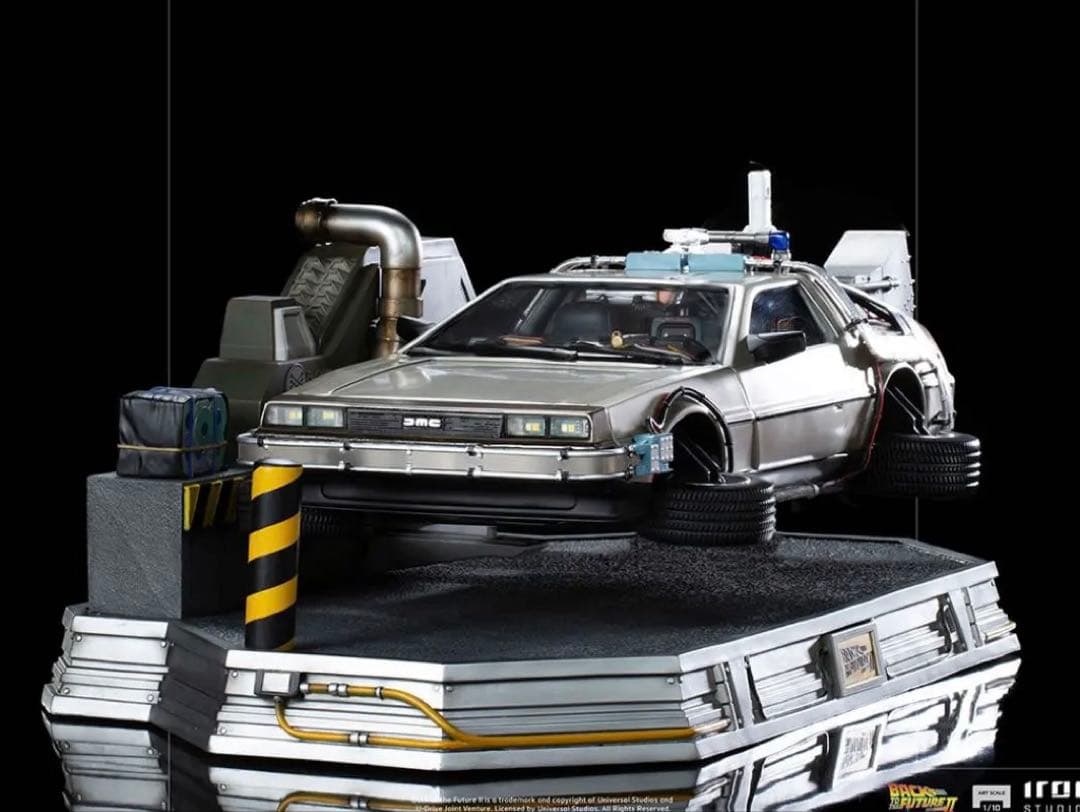 バックトゥザフューチャー２アートスケール１／１０スケール　デロリアンタイムマシン