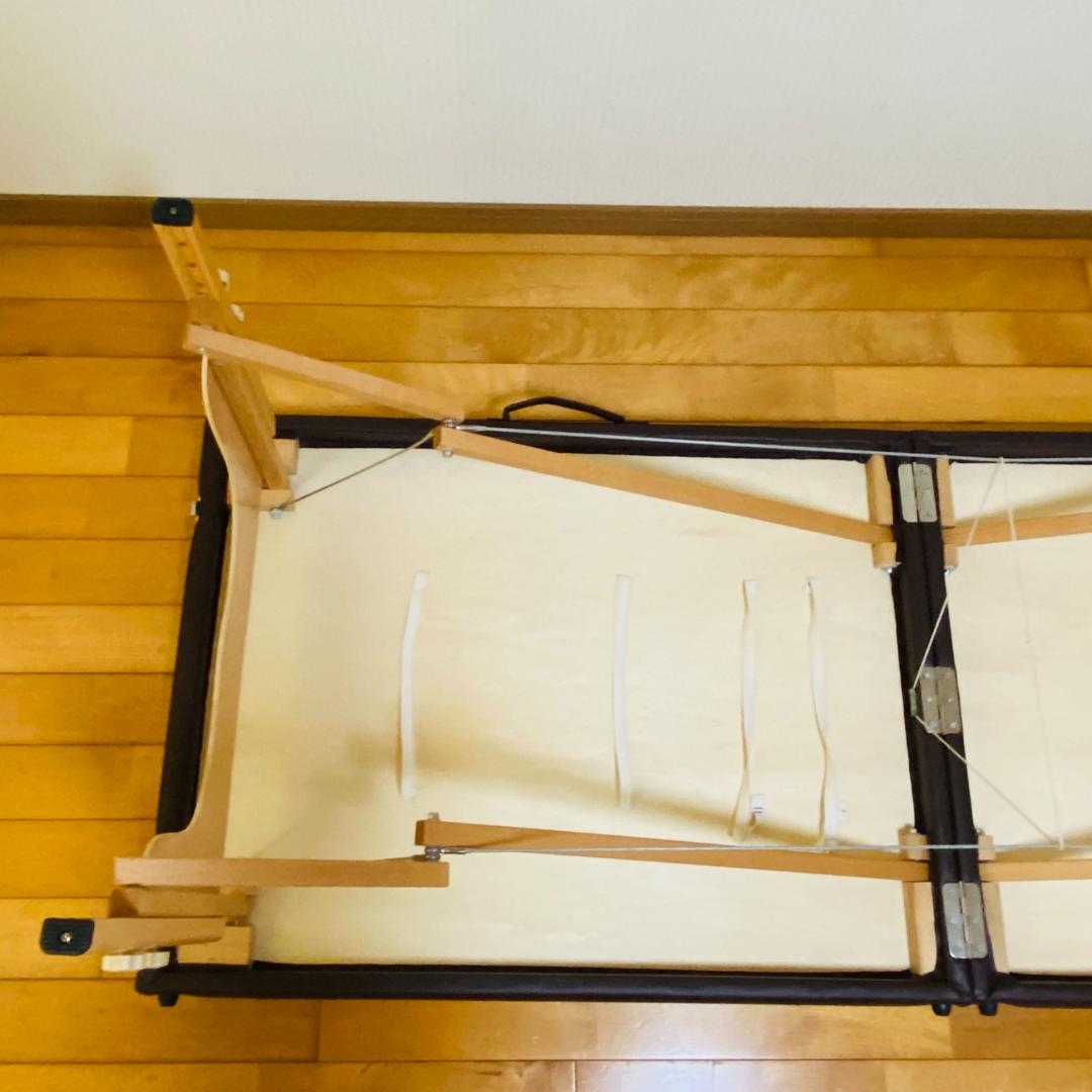 ワールドジェイビー マッサージベッド 有孔 折りたたみ式 ポータブル 送料込み