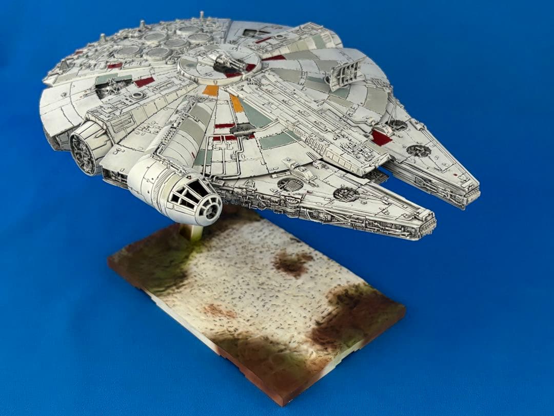 バンダイ 1/144 ミレニアムファルコン 最後のジェダイ完成品　整理番号3