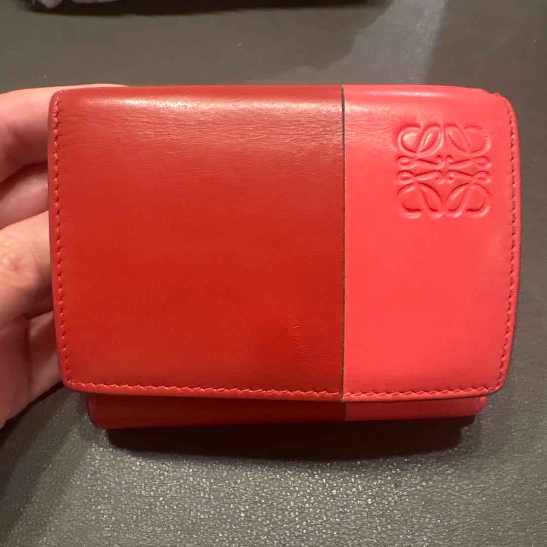 ロエベ LOEWE レザー三つ折り財布 赤 ピンク